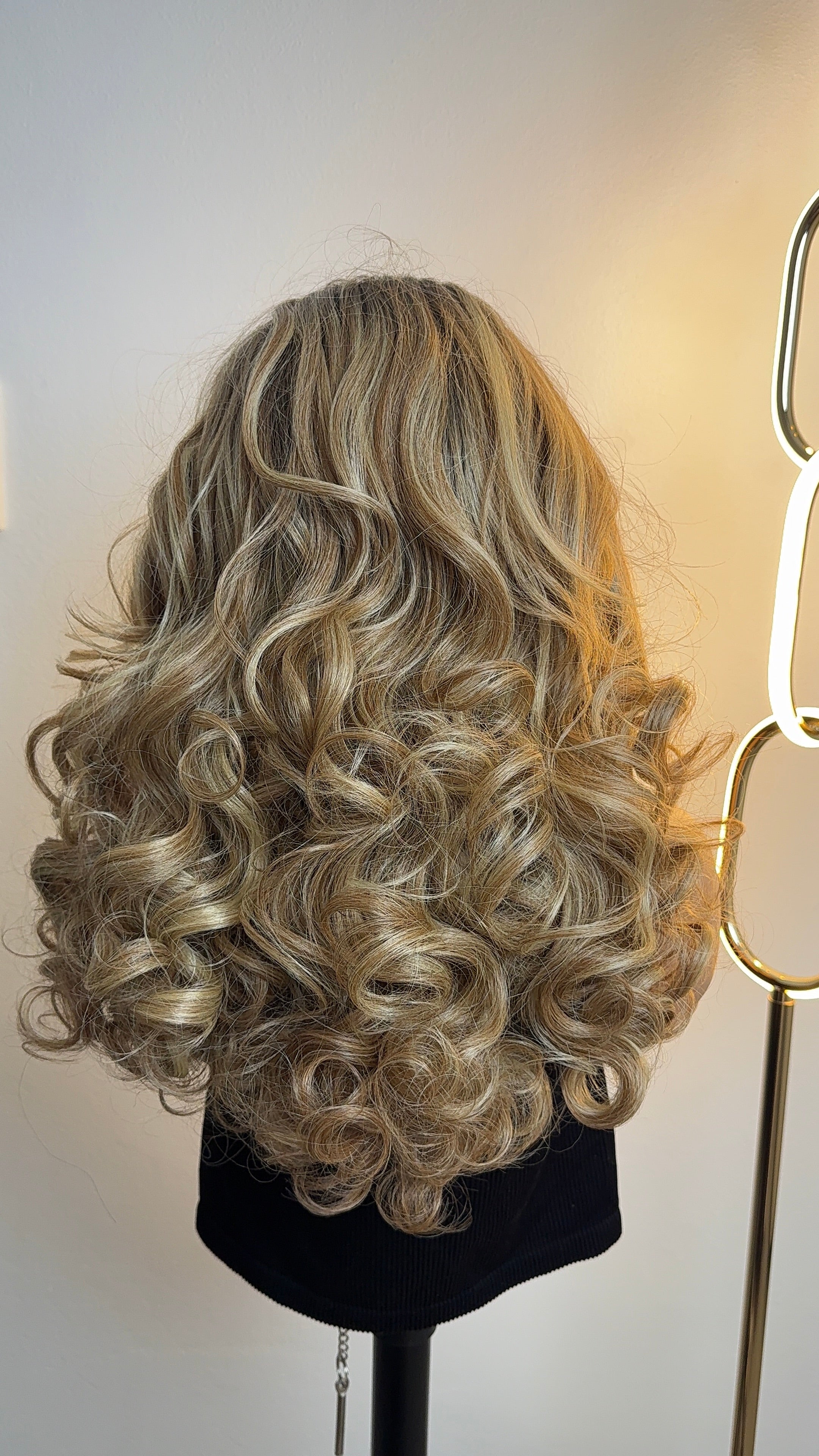 Dark Root Blonde Bouncy